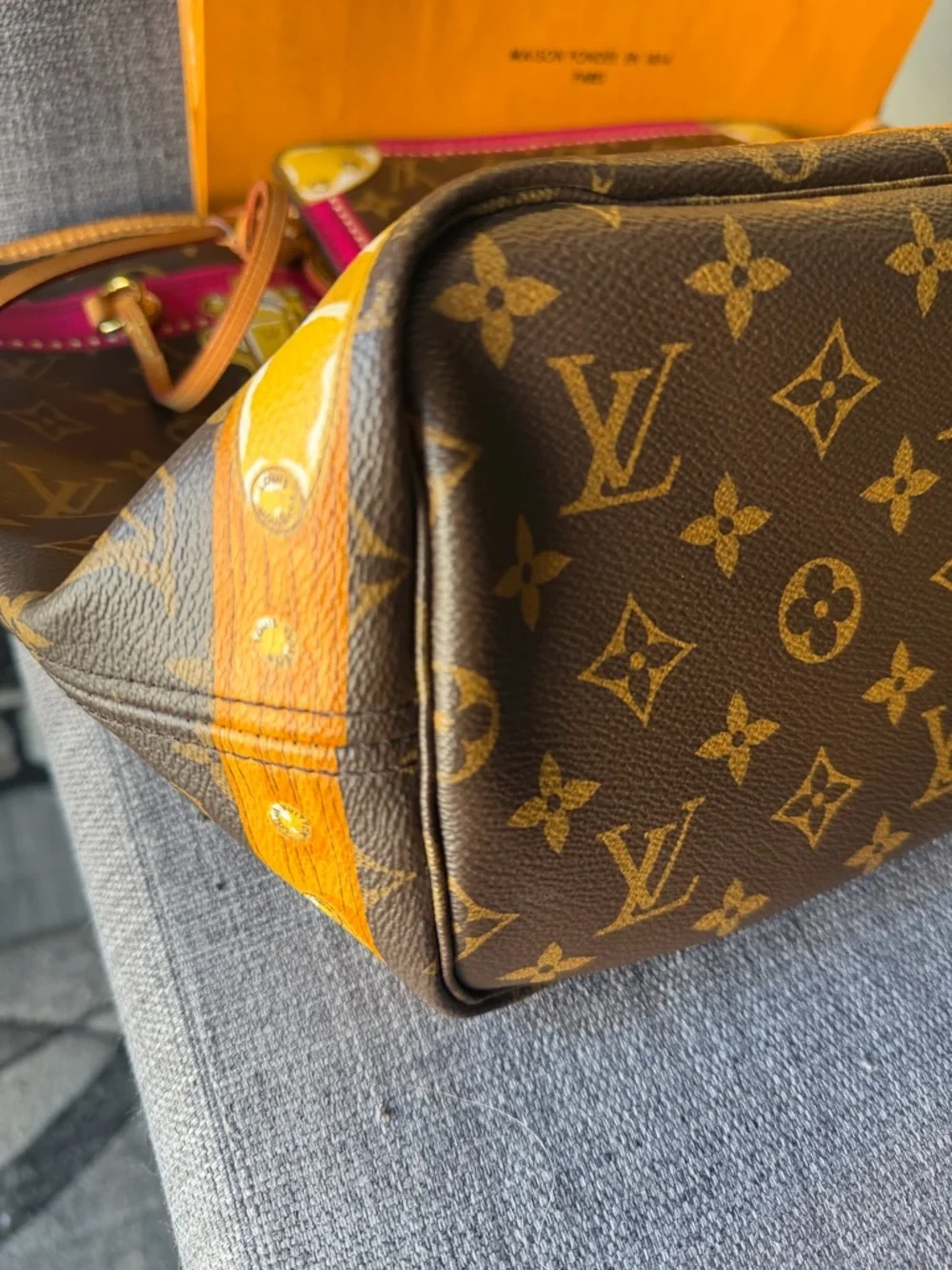 ✨ Authentic Louis Vuitton Neverfull MM – Limited “Summer Trunks” Edition ✨ - Picture 10 of 16